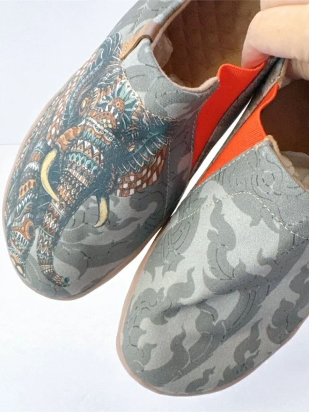 Men’s 8 UIN Elephant Art Slip-On Shoes Canvas Travel Casual Loafers